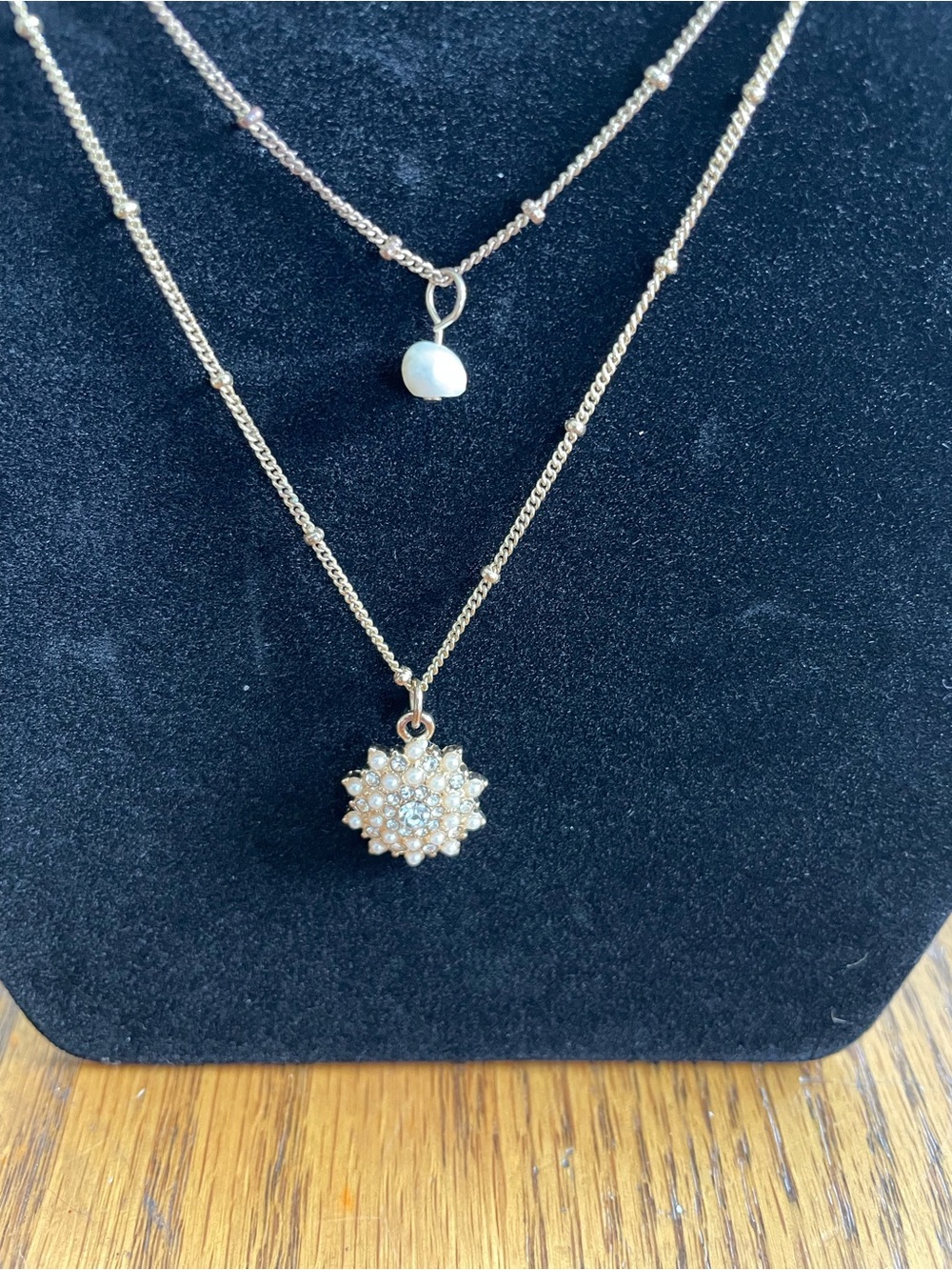 Gold Layered Pendant Necklace with Pearl Accent. Vintage Liz Claiborne